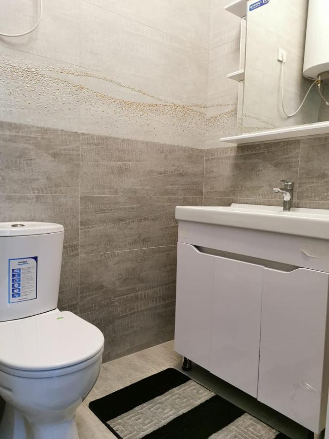 Aisha Apartment บิชเคก ภายนอก รูปภาพ